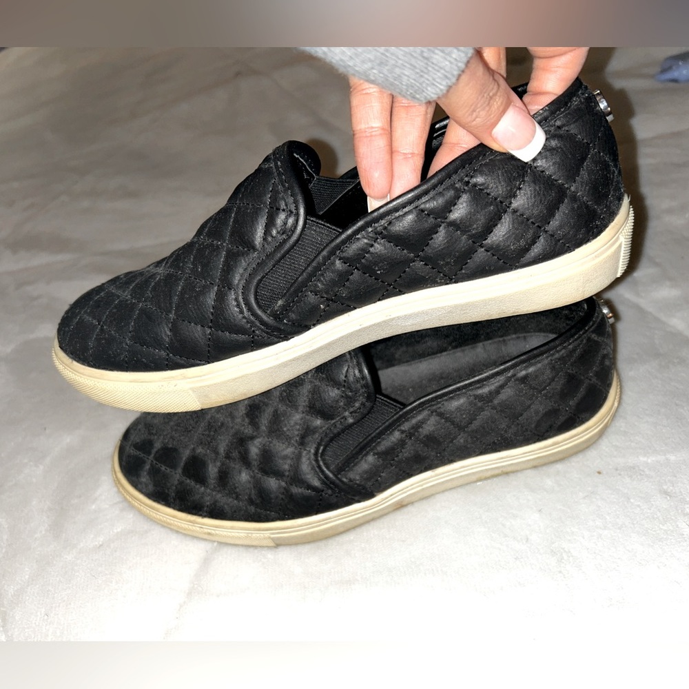 Steve Madden flat slip ons! Very comfortable